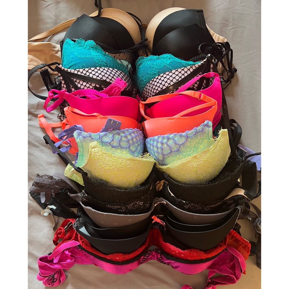 Lot of 17 34B bras!
